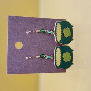 Irish Pot of Gold Earrings (Gold)